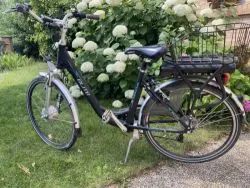 Prodám městské elektrokolo po babičce, snížený nástup, plně funkční