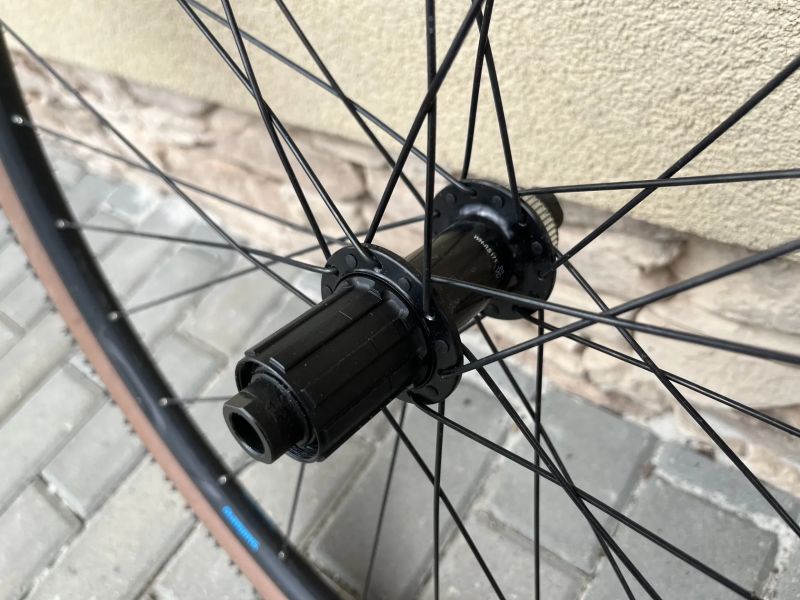Zapletená kola Shimano WH-RS171