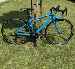 Silniční dámské/dětské kolo CUBE Axial W pro rám vel.47 osazení komplet Shimano 105 vidlice Carbon. 