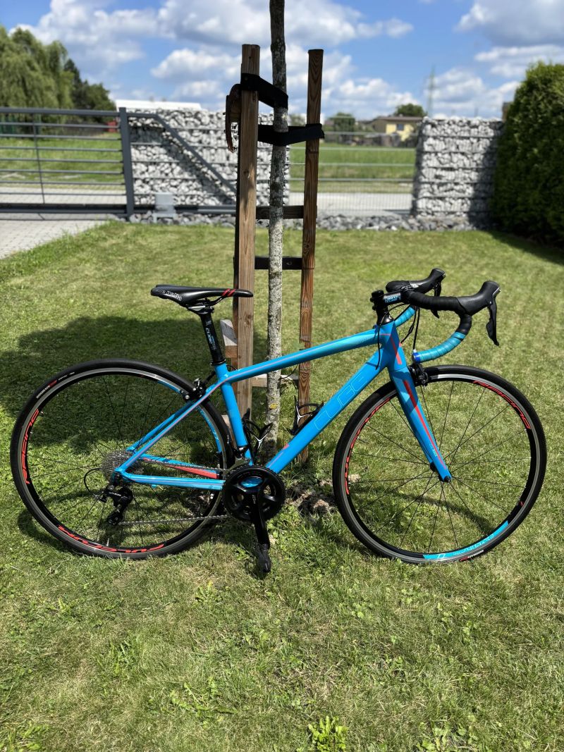 Silniční dámské/dětské kolo CUBE Axial W pro rám vel.47 osazení komplet Shimano 105 vidlice Carbon. 