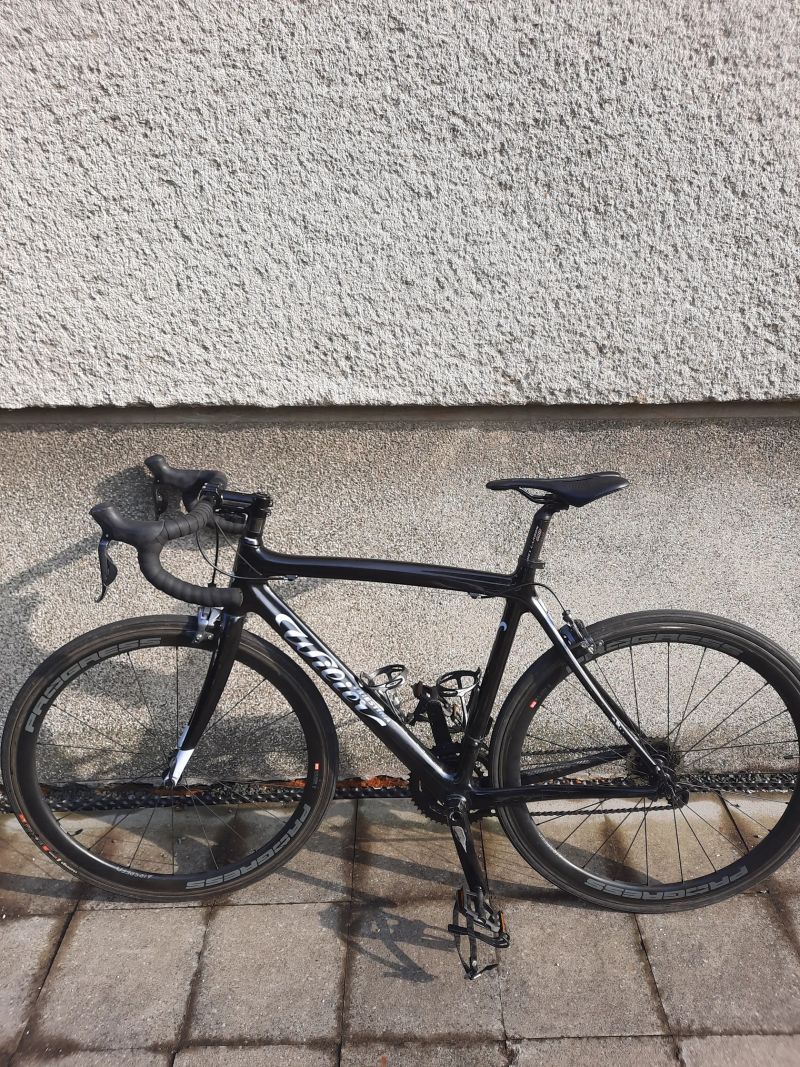 Karbonové kolo na elektrickém řazení Shimano Ultegra