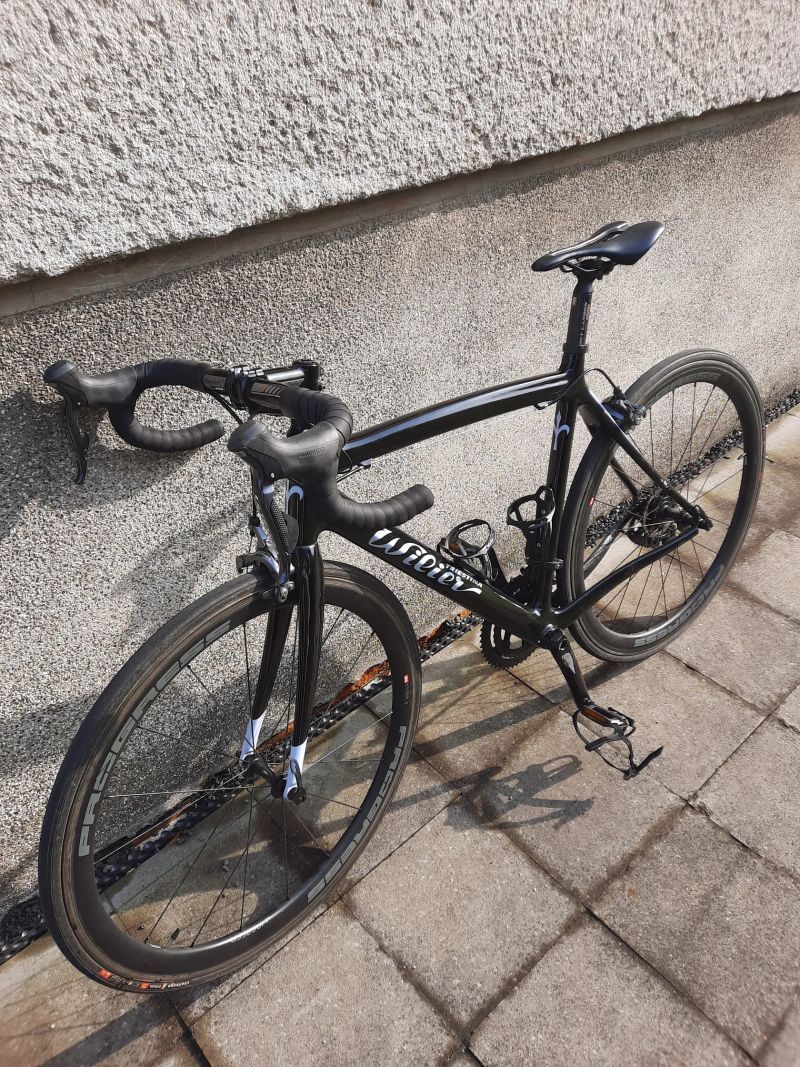 Karbonové kolo na elektrickém řazení Shimano Ultegra