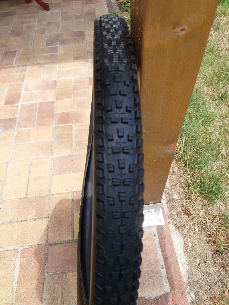 Maxxis Forekaster 29x2.40 WT – jako nové, najeto 160 km