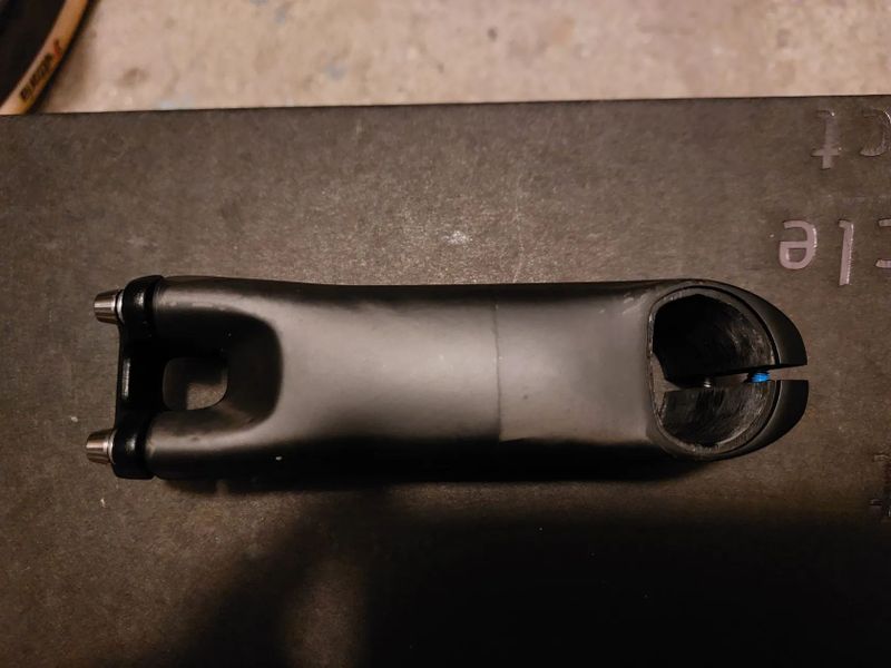 Nový představec Giant Contact SLR AeroLight 110mm/10°