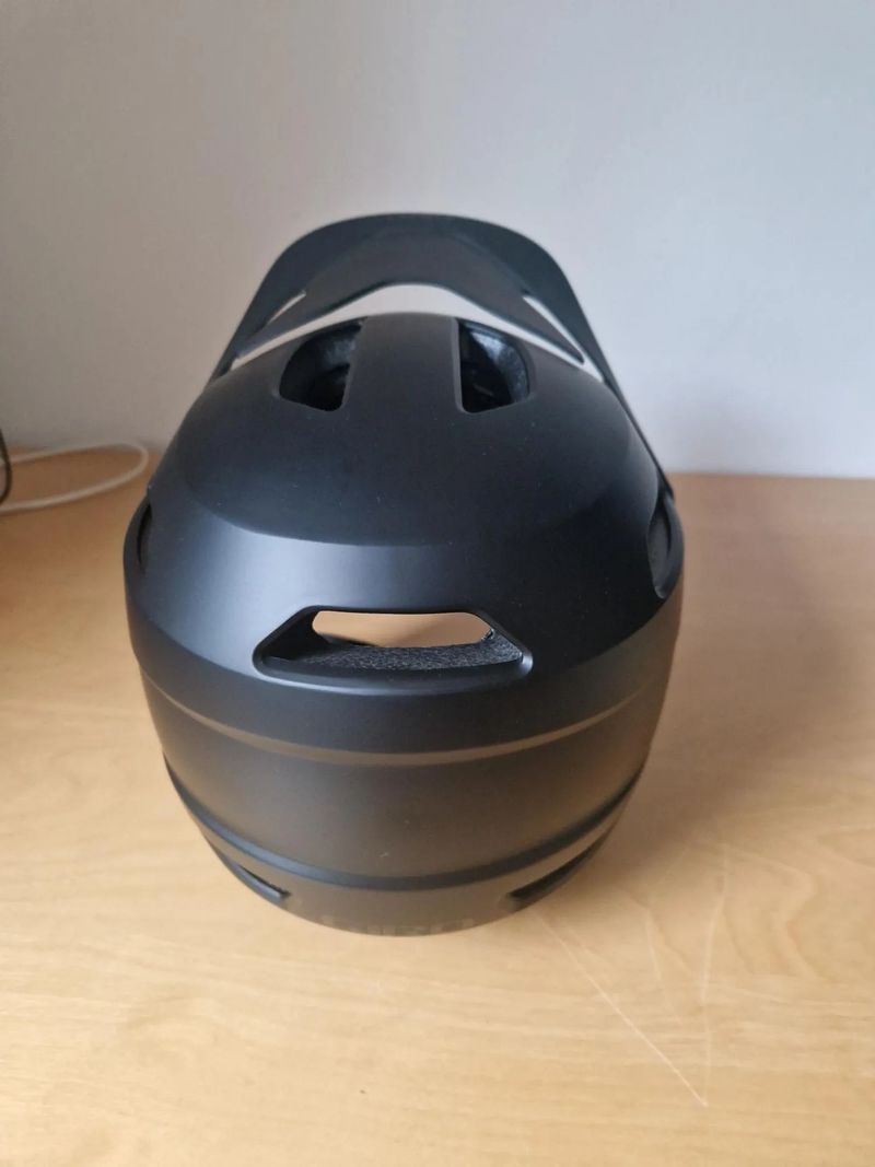 NOVÁ Giro Tyrant MIPS Spherical přilba, matná černá