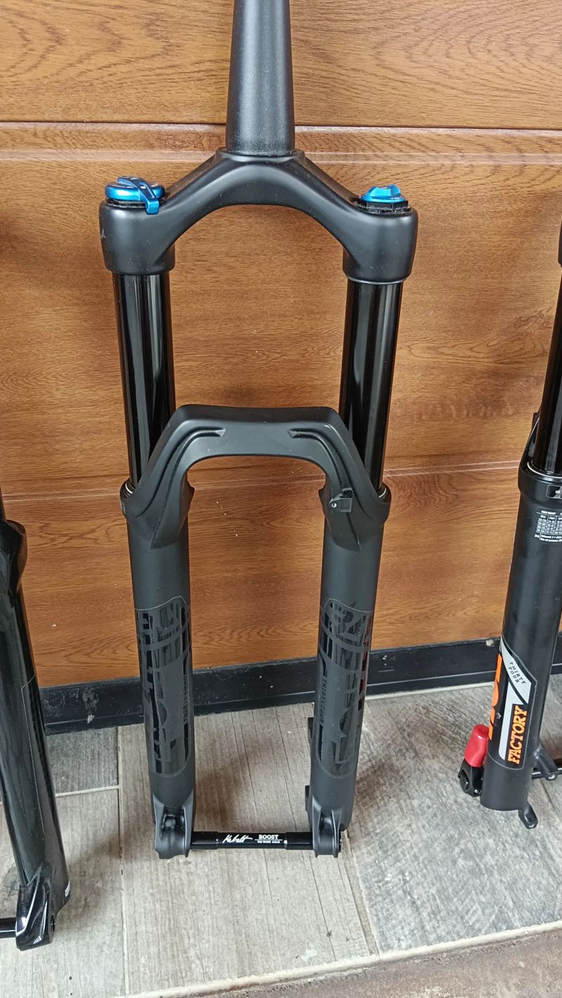 vidlice 29" FOX 34 a RockShox 29" 140mm
