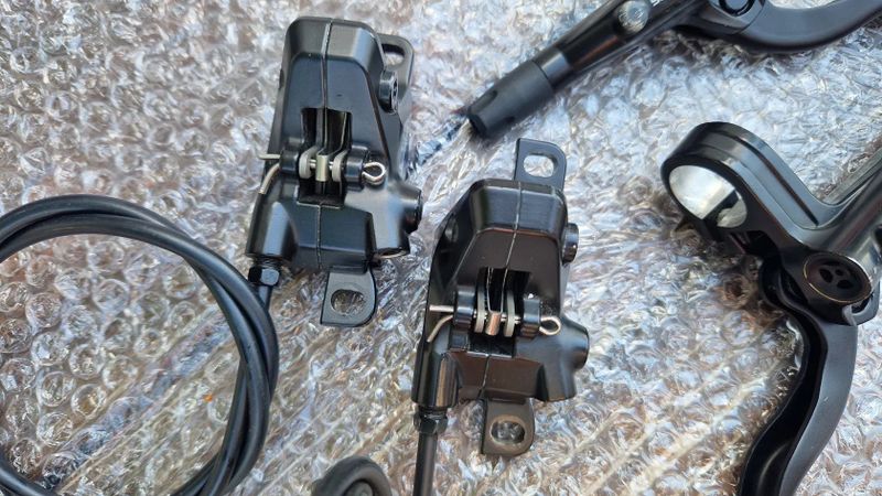 Shimano Brzdy MT-410