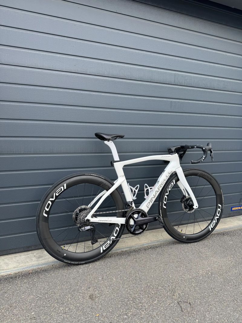 Pinarello dogma F vel. 53 (110mm), lze prodat i samotné výplety, sadu