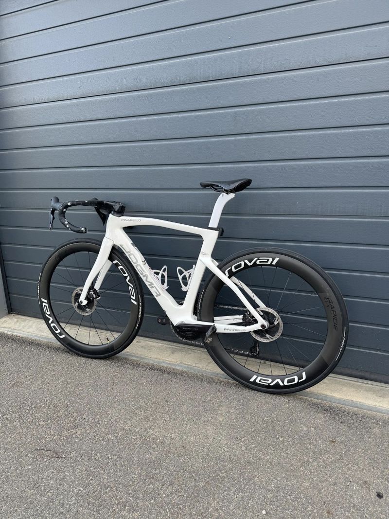 Pinarello dogma F vel. 53 (110mm), lze prodat i samotné výplety, sadu