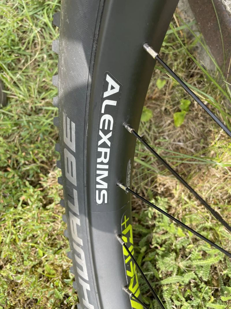 MTB zapletená kola