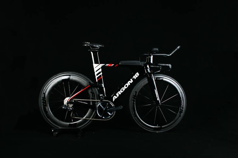 Prodám triatlonové kolo Argon 18 E-119tri, velikost M (Ultegra Di2 + wattmetr)