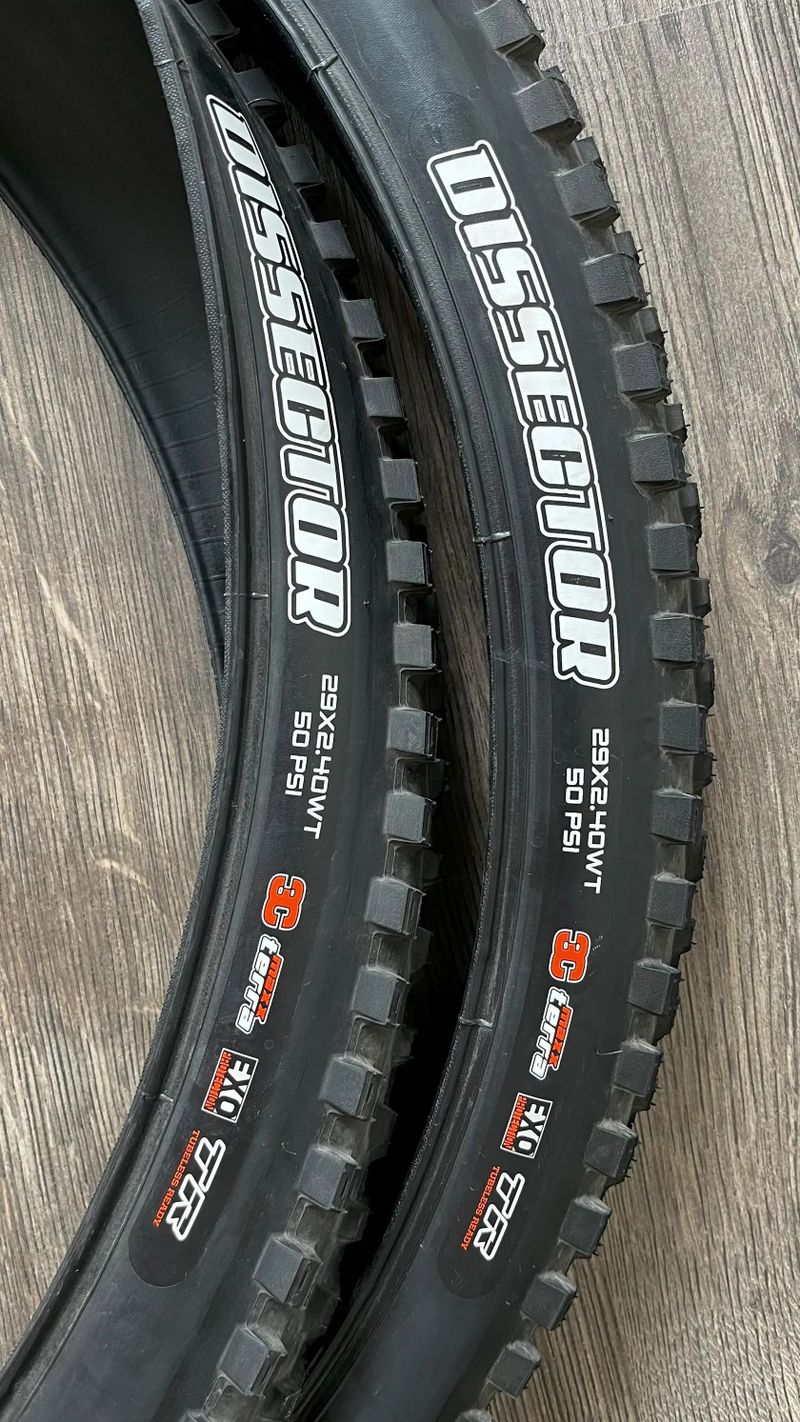 2ks plášť 29x2,4 Maxxis Dissector DH, WT, DH, 3C Tubeless Ready, kevlar