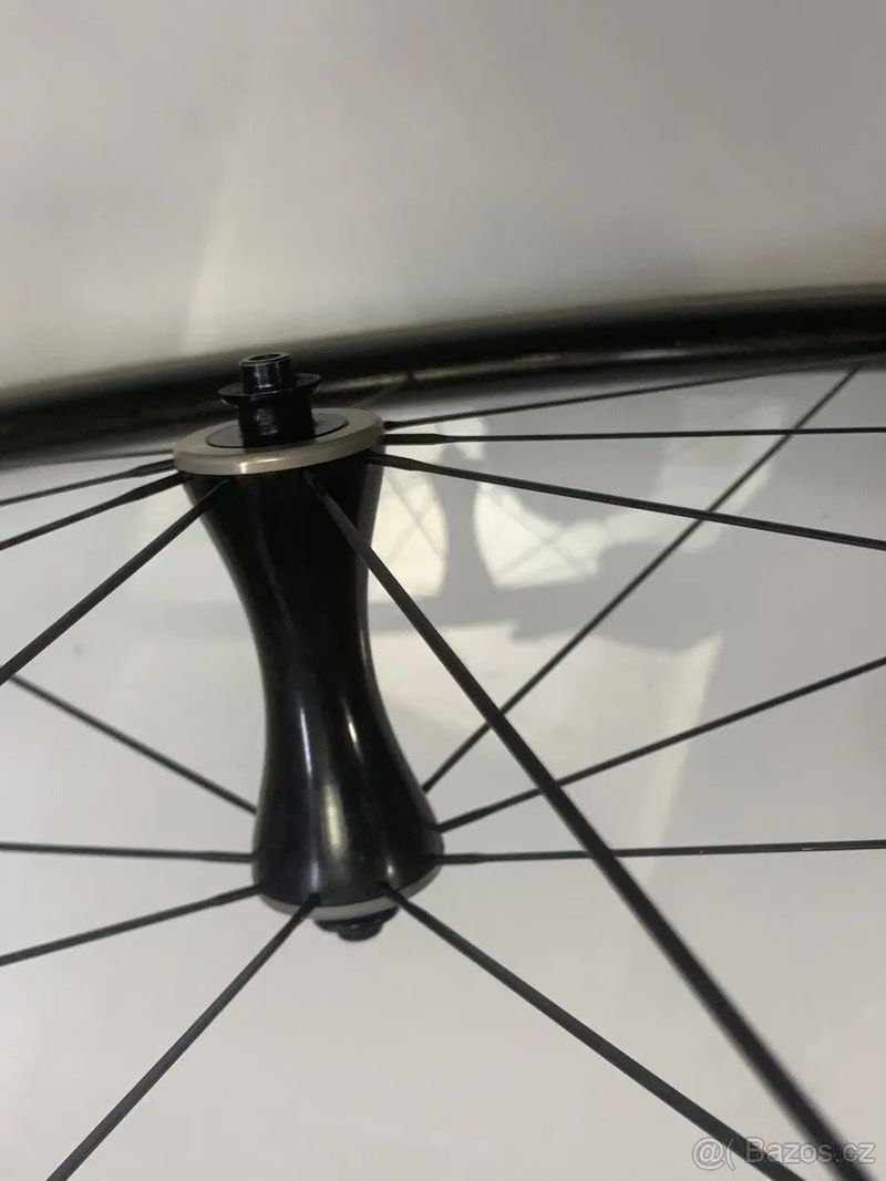 Karbonová kola Corima 32 S1 a Corima 32 WS+