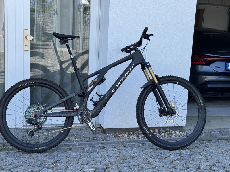 Prodám Specialized S-Works Stumpjumper EVO. Najeto 30 km. Perfektní stav.
