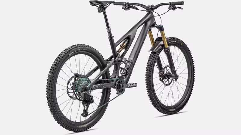 Prodám Specialized S-Works Stumpjumper EVO. Najeto 30 km. Perfektní stav.