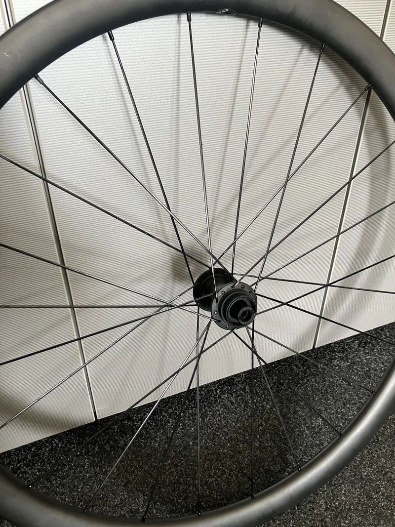 Zapletena kola Bontrager Aeolus Elite 35