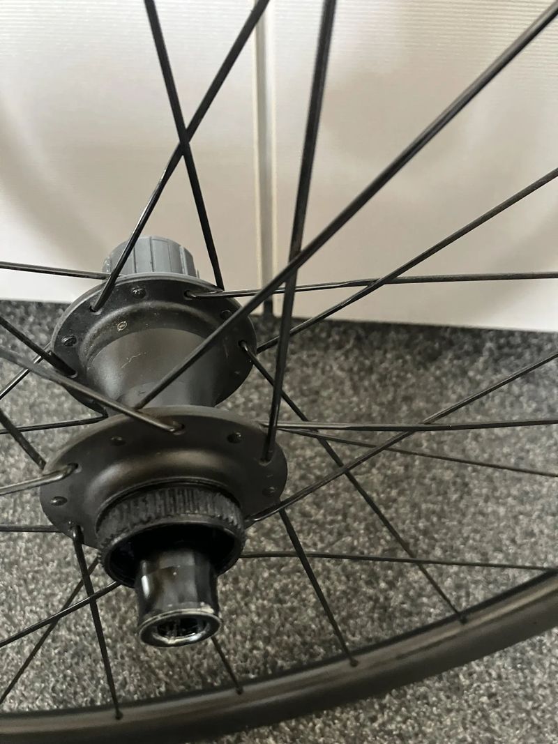 Zapletena kola Bontrager Aeolus Elite 35
