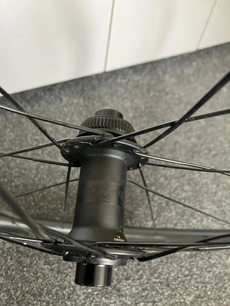 Zapletena kola Bontrager Aeolus Elite 35