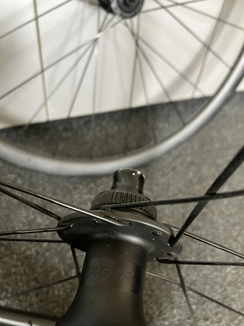 Zapletena kola Bontrager Aeolus Elite 35