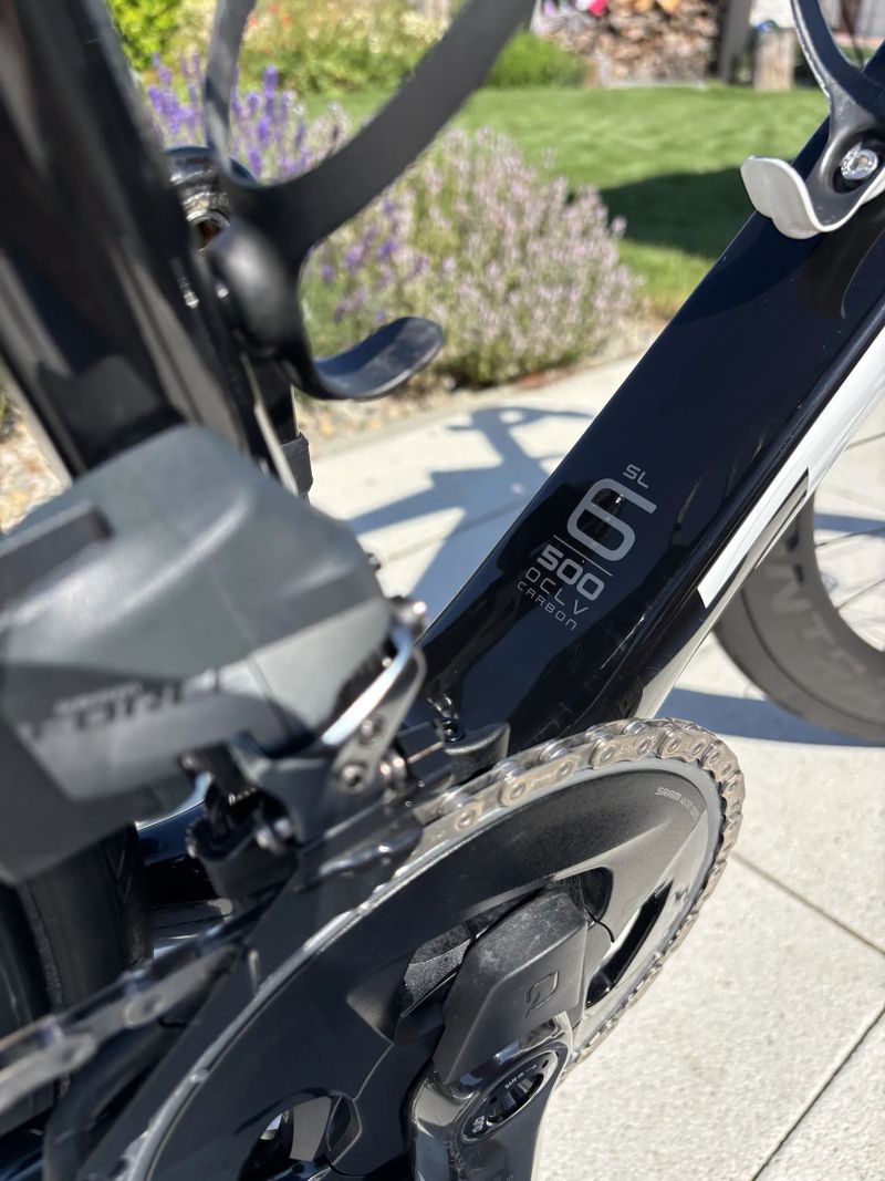Špičkové závodní kolo Trek Émonda SLR 7 – SRAM Force AXS + wattmetr + Aeolus Pro 5