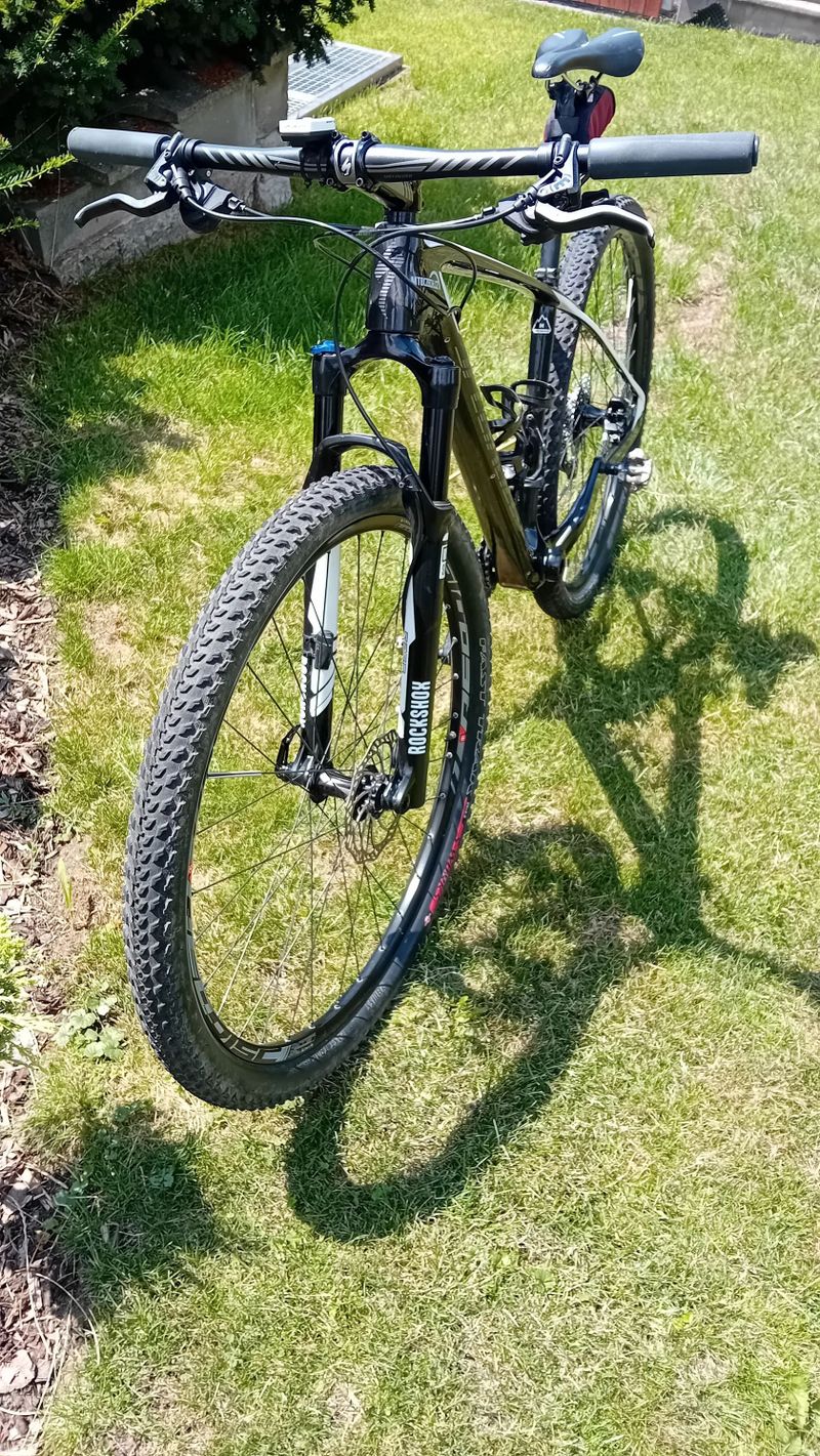 Prodám kolo Specialized StumpJamper 29" carbon
