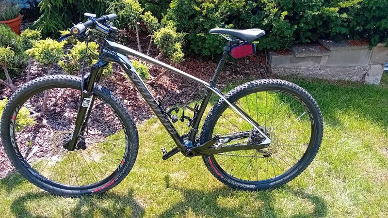 Prodám kolo Specialized StumpJamper 29" carbon