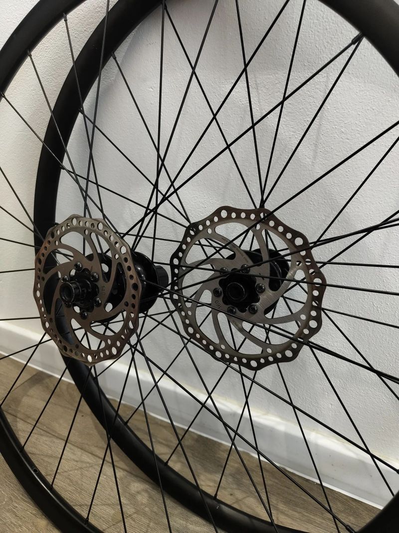 Specialized Axis 