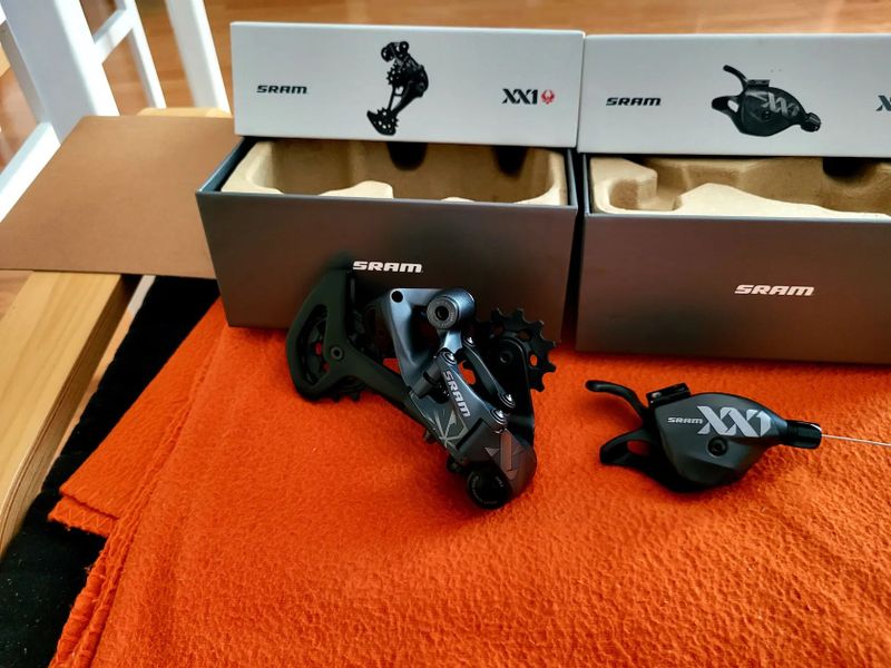 Nová Sada Sram XX1 Eagle Lunar Grey 12s (AKCIA)