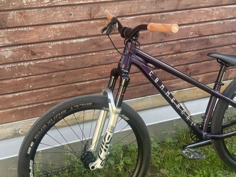 SLEVA - Commencal Absolut RS - TOP STAV