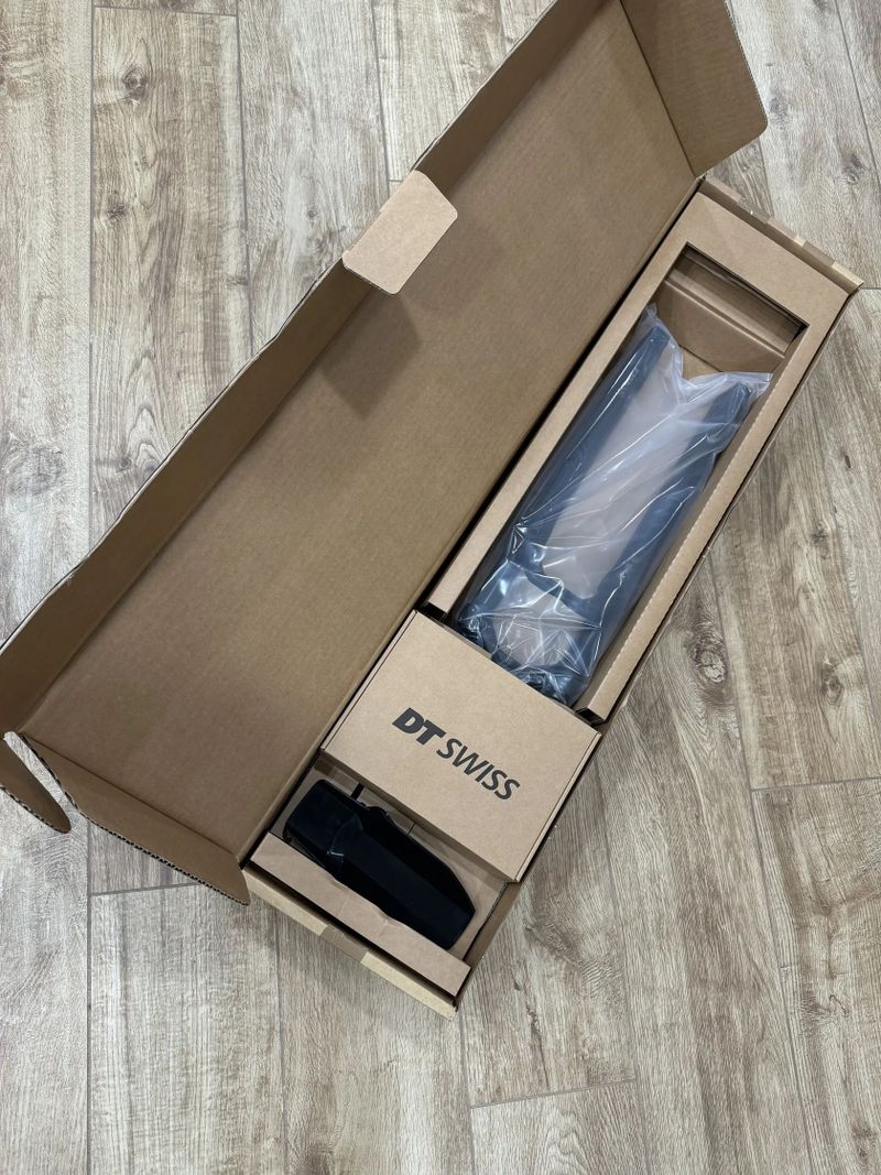 Vidlice DT Swiss F232 One 29" 100mm + páčka - Nova