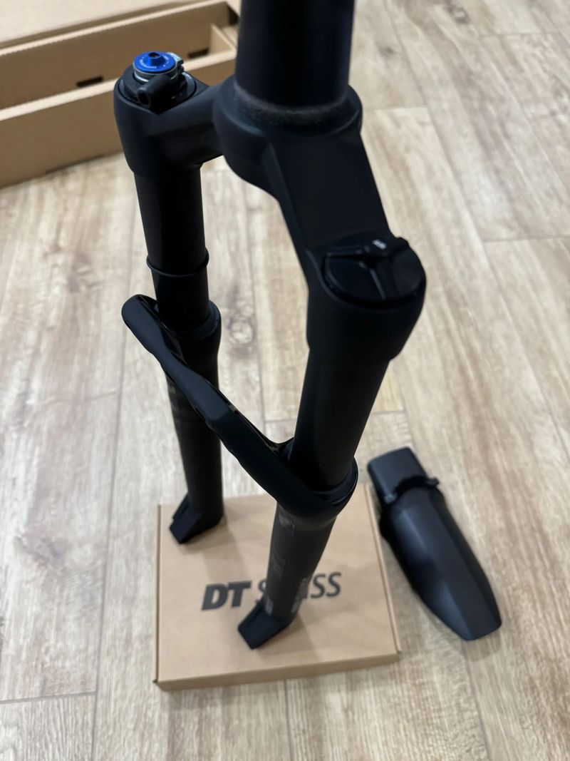 Vidlice DT Swiss F232 One 29" 100mm + páčka - Nova