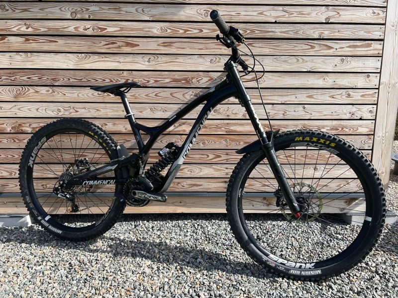 COMMENCAL SUPREME DH V4.2 RACE 650B Black