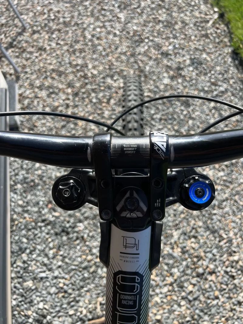 COMMENCAL SUPREME DH V4.2 RACE 650B Black