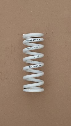 Progresivní pružina CaneCreek Valt Progressive 65mm/400-488lb