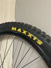 Ráfek Mach, Maxxis, nová duše.