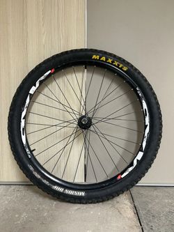 Ráfek Mach, Maxxis, nová duše.