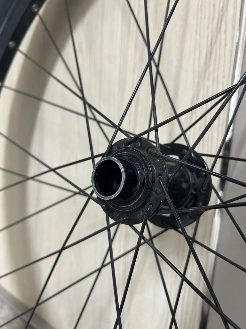 Ráfek Mach, Maxxis, nová duše.