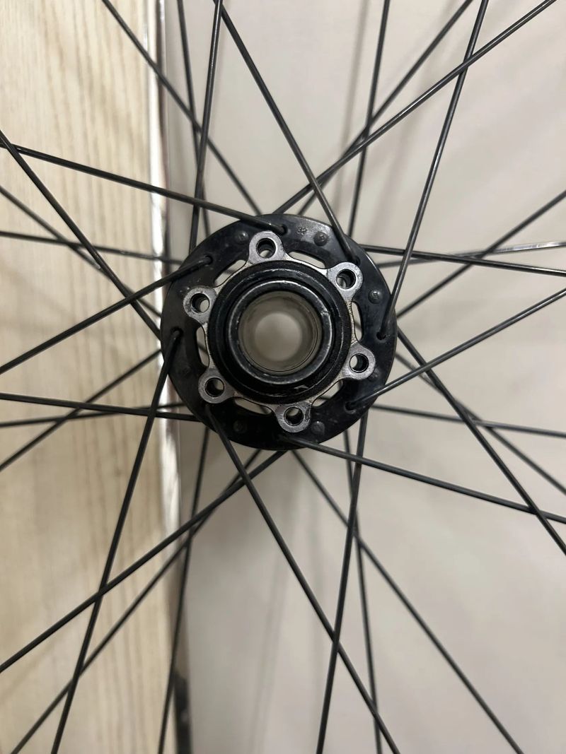 Ráfek Mach, Maxxis, nová duše.