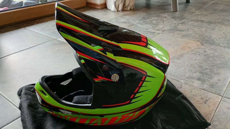 Integrální helma SPECIALIZED vel. S