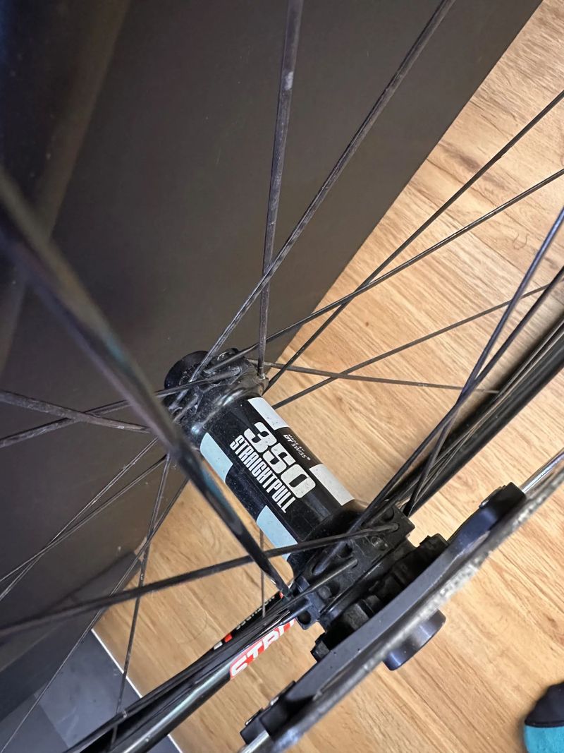 Kola s náboji DT Swiss 350s