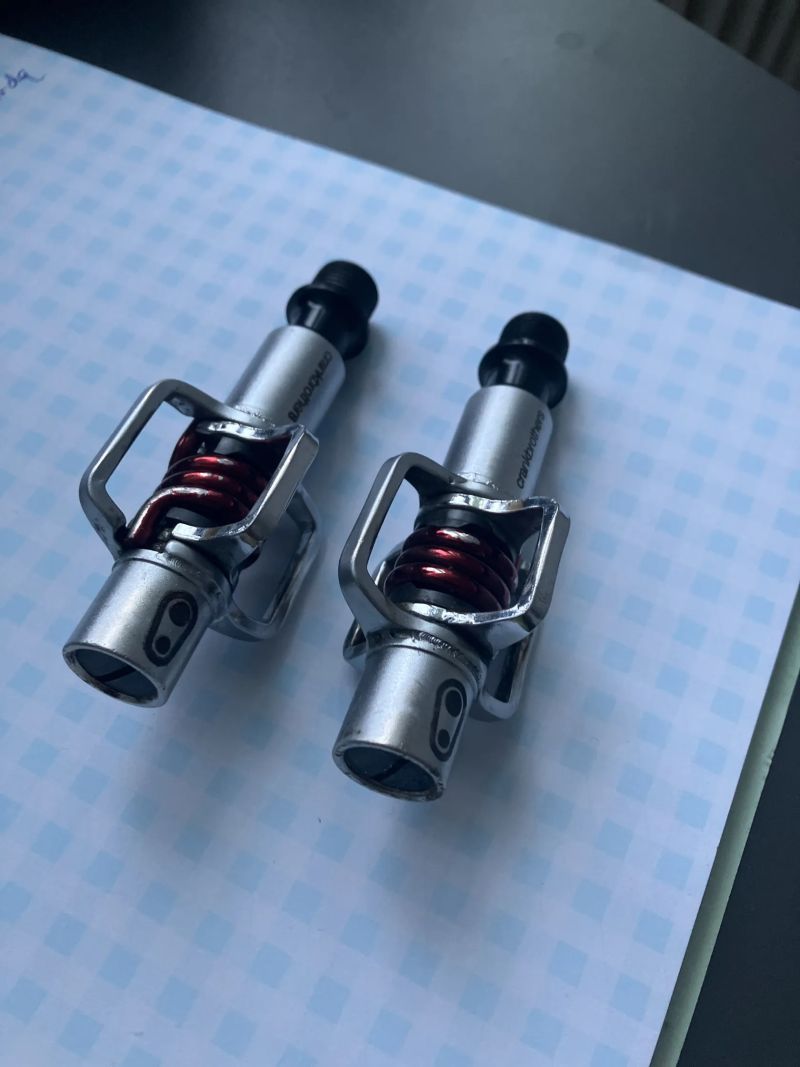 Crankbrothers - lehčí než XTR (288 g), super stav i cena!!