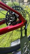 BMC Twostroke 01, SRAM XX1 Eagle AXS, FOX FLOAT 32, CARBONOVÉ KOLA, velikost M