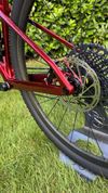 BMC Twostroke 01, SRAM XX1 Eagle AXS, FOX FLOAT 32, CARBONOVÉ KOLA, velikost M