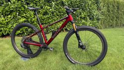 BMC Twostroke 01, SRAM XX1 Eagle AXS, FOX FLOAT 32, CARBONOVÉ KOLA, velikost M