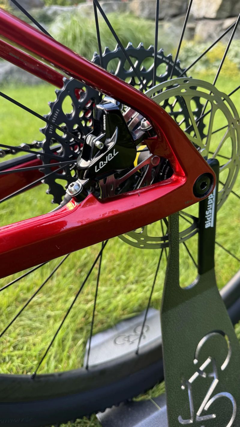 BMC Twostroke 01, SRAM XX1 Eagle AXS, FOX FLOAT 32, CARBONOVÉ KOLA, velikost M