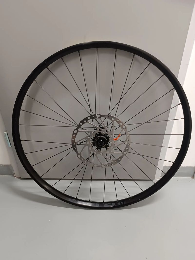 Přední kolo 29 WTB/Shimano