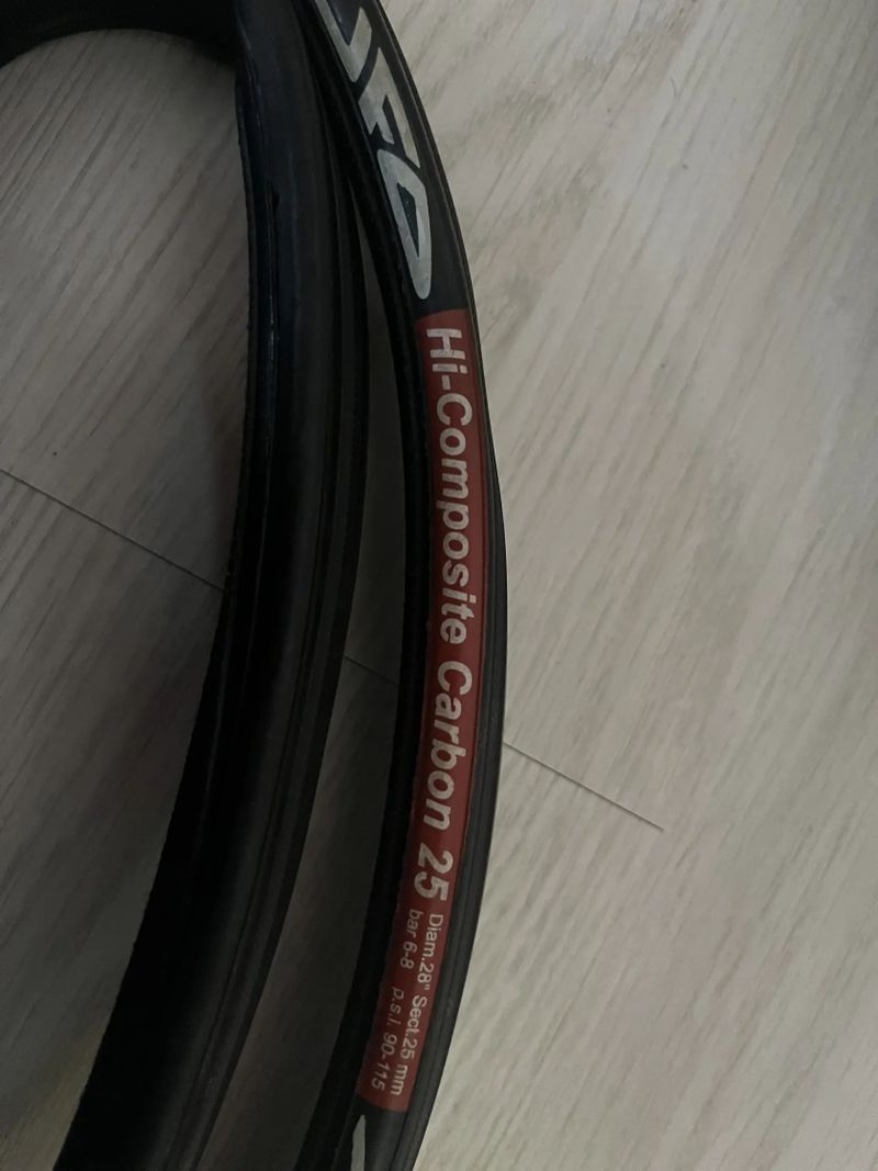 Prodám galusky Tufo hi composite a elite ride 