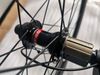 karbonové diskové výplety s Novatek náboji, Shimano ořech