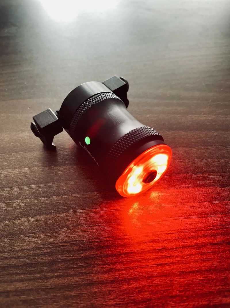Lezyne Saddle Ai Alert 250 zadní světlo