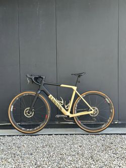 Prodám Canyon Grail CF SLX 8 AXS – špičkový gravel 